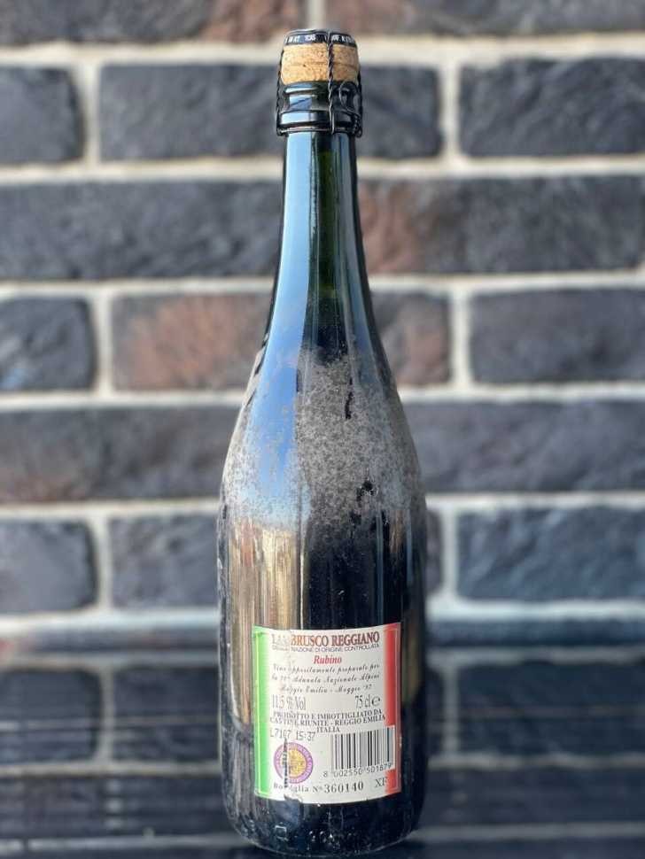 Вино "Lambrusco Reggiano Riunite" 1997 года урожая