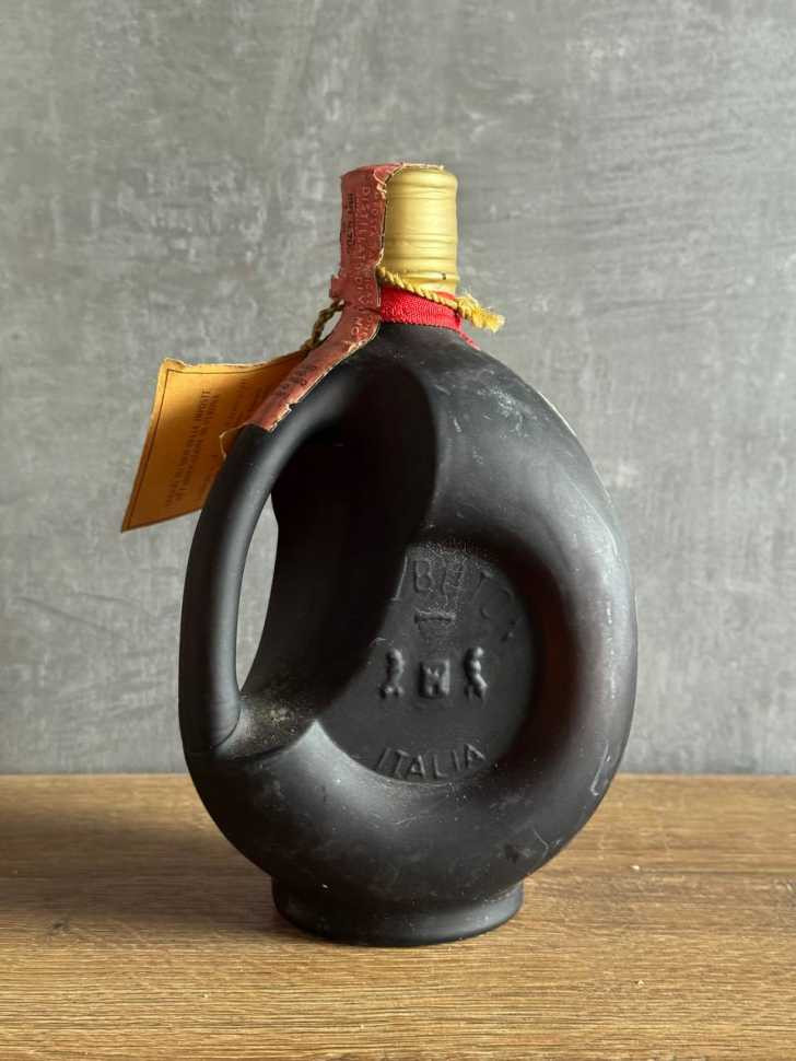 Vecchia Romagna Etichetta Oro Brandy 1981 года.
