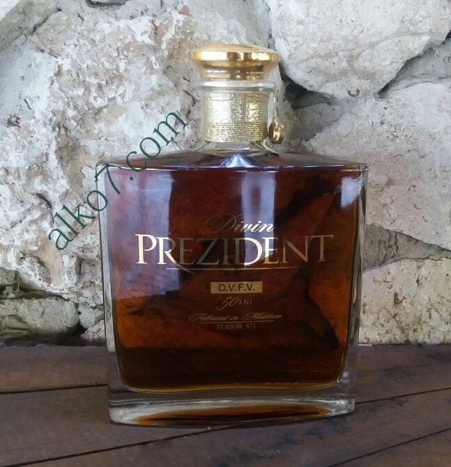 Коньяк "Президент" 50 лет, Барза Албэ. 0,7 л.