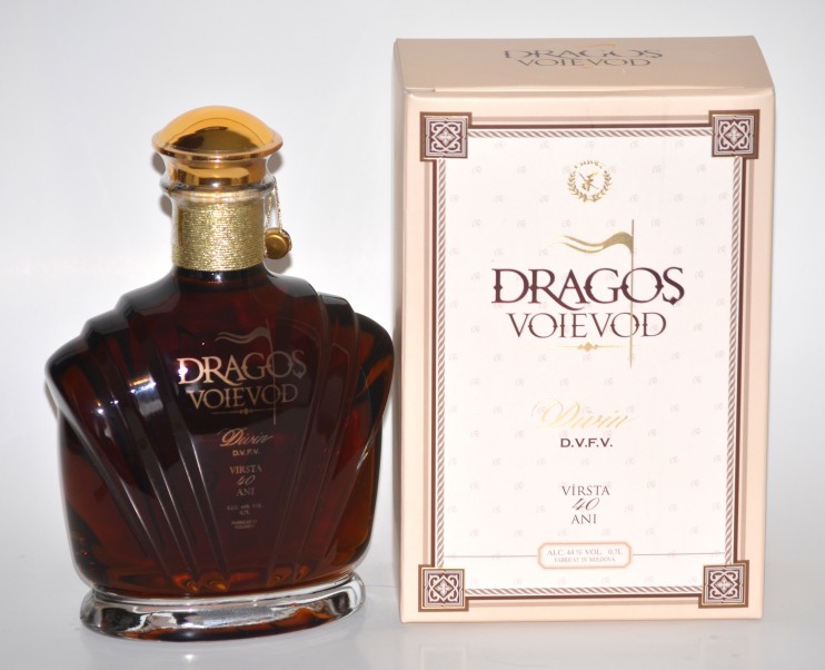 Коньяк "Драгош Воевод" 40 лет, Барза Албэ. 0,7 л.