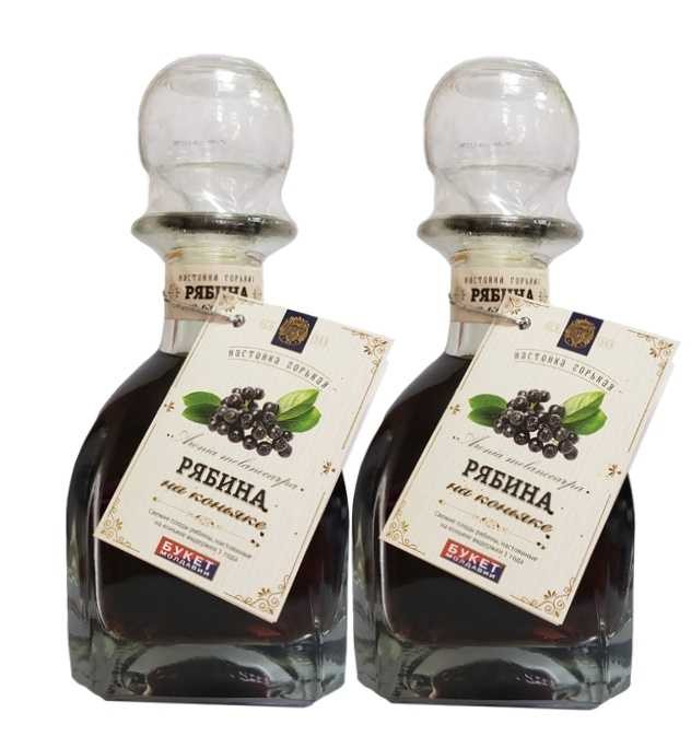 Настойка "Рябина на коньяке" Букет Молдавии. 0,5 л.