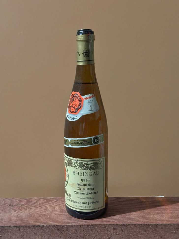 Вино Hattenheimer Deutelsberg Riesling Kabinett 1983 года. 0,7 л.