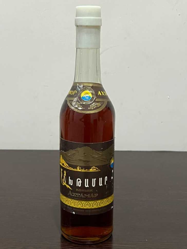 Армянский "Ахтамар 10 лет" 80-е года. 0,5 л.  СССР. Московский з-д.