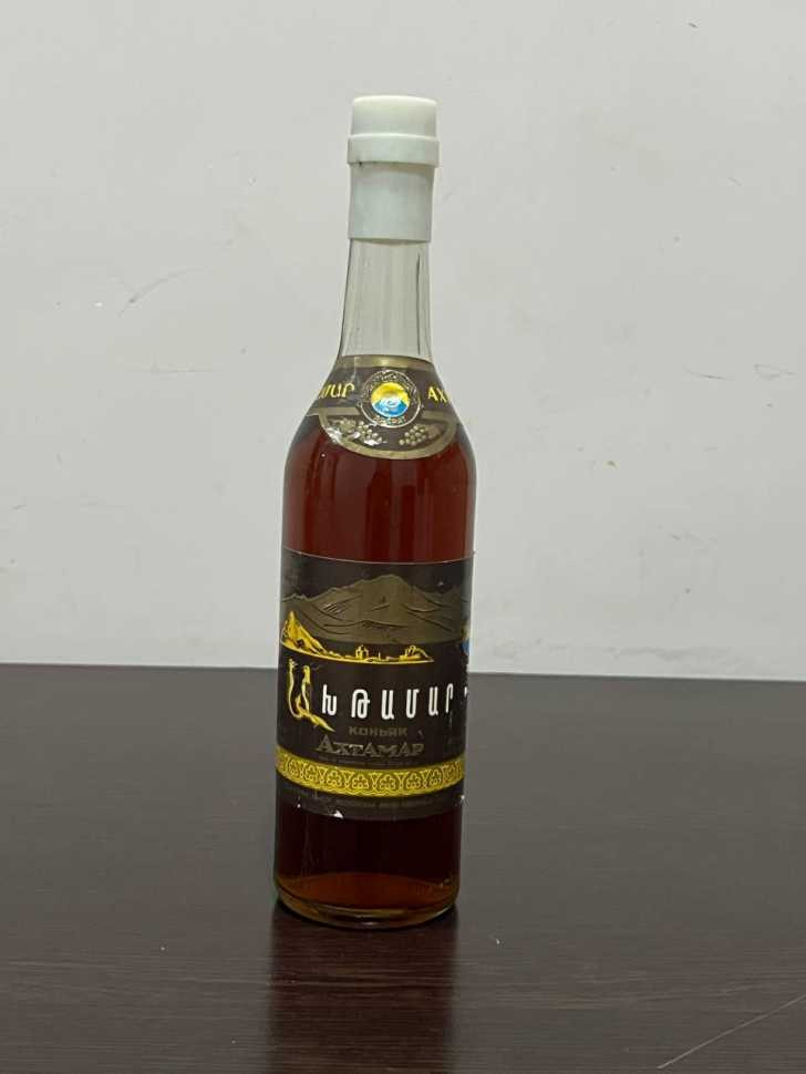 Армянский "Ахтамар 10 лет" 80-е года. 0,5 л.  СССР. Московский з-д.